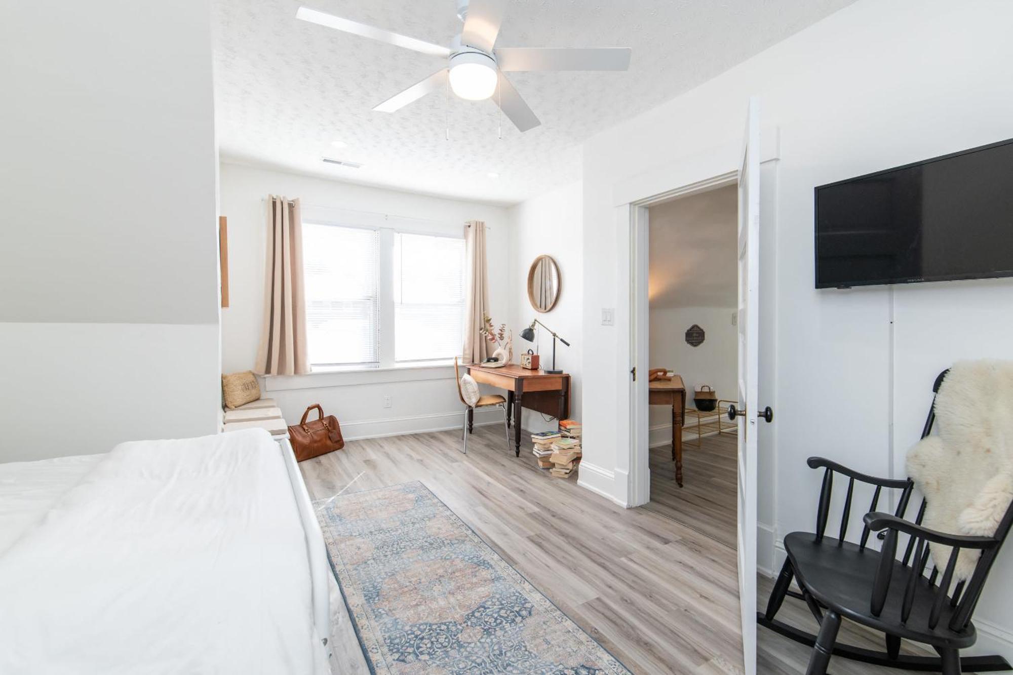 Loft On Capital - Ideally Located To Distilleries Frankfort Bagian luar foto