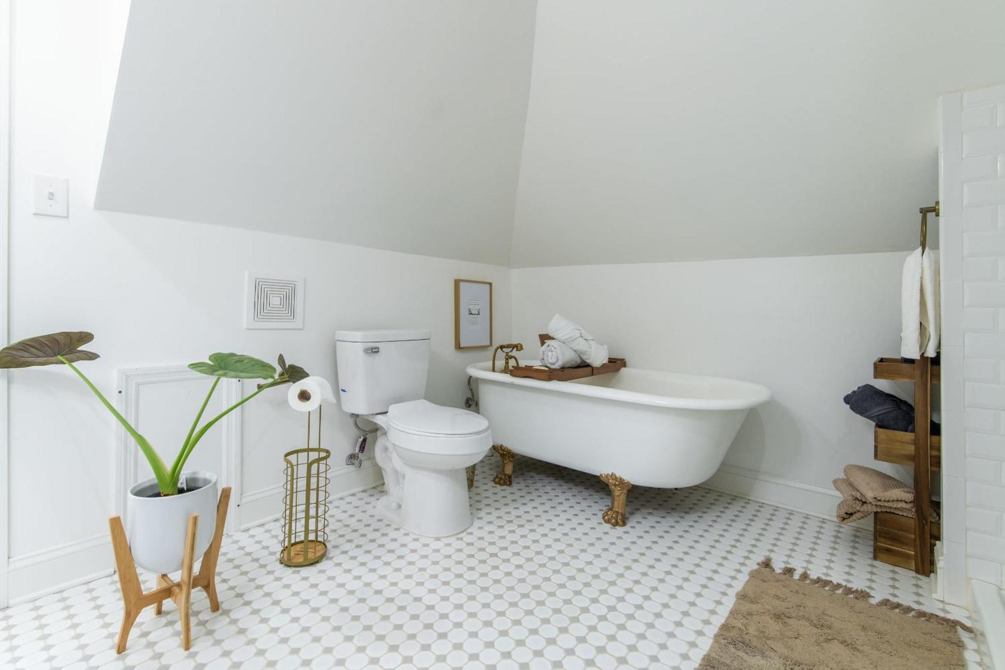 Loft On Capital - Ideally Located To Distilleries Frankfort Bagian luar foto