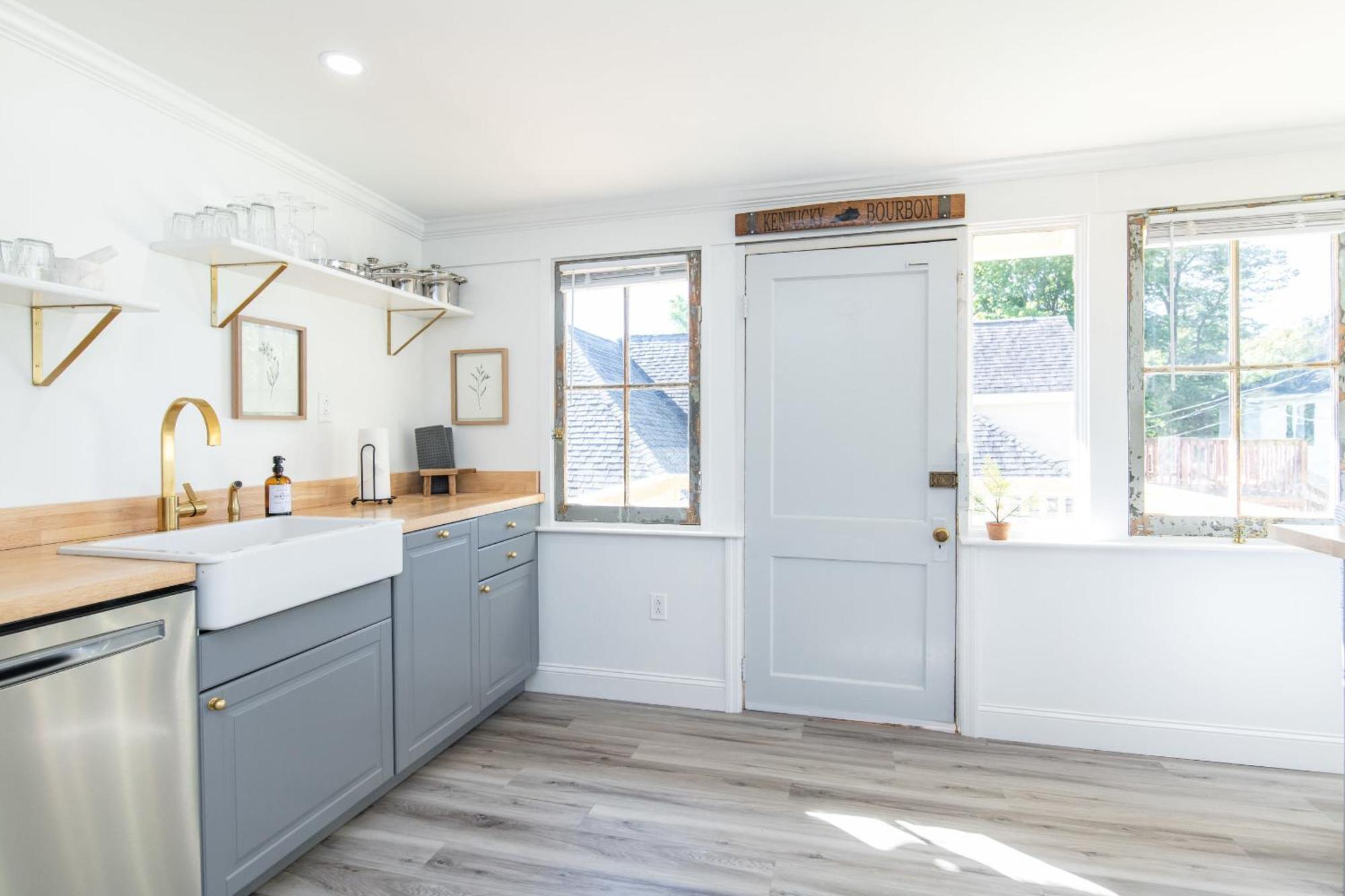 Loft On Capital - Ideally Located To Distilleries Frankfort Bagian luar foto