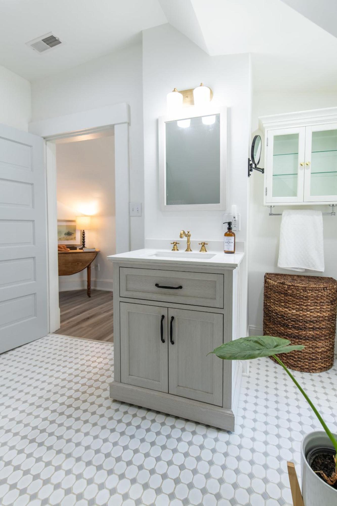 Loft On Capital - Ideally Located To Distilleries Frankfort Bagian luar foto